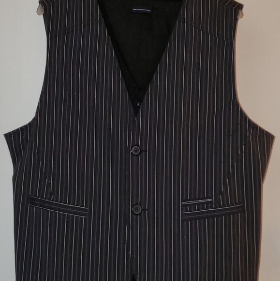 Vest - Picture 4 of 4